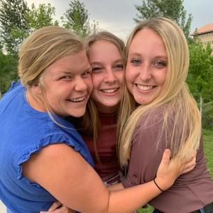 Meet your Posher, Marissa